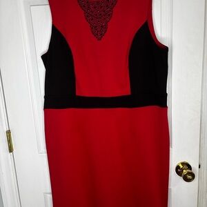 Elegant Red and Black Sleeveless Dress